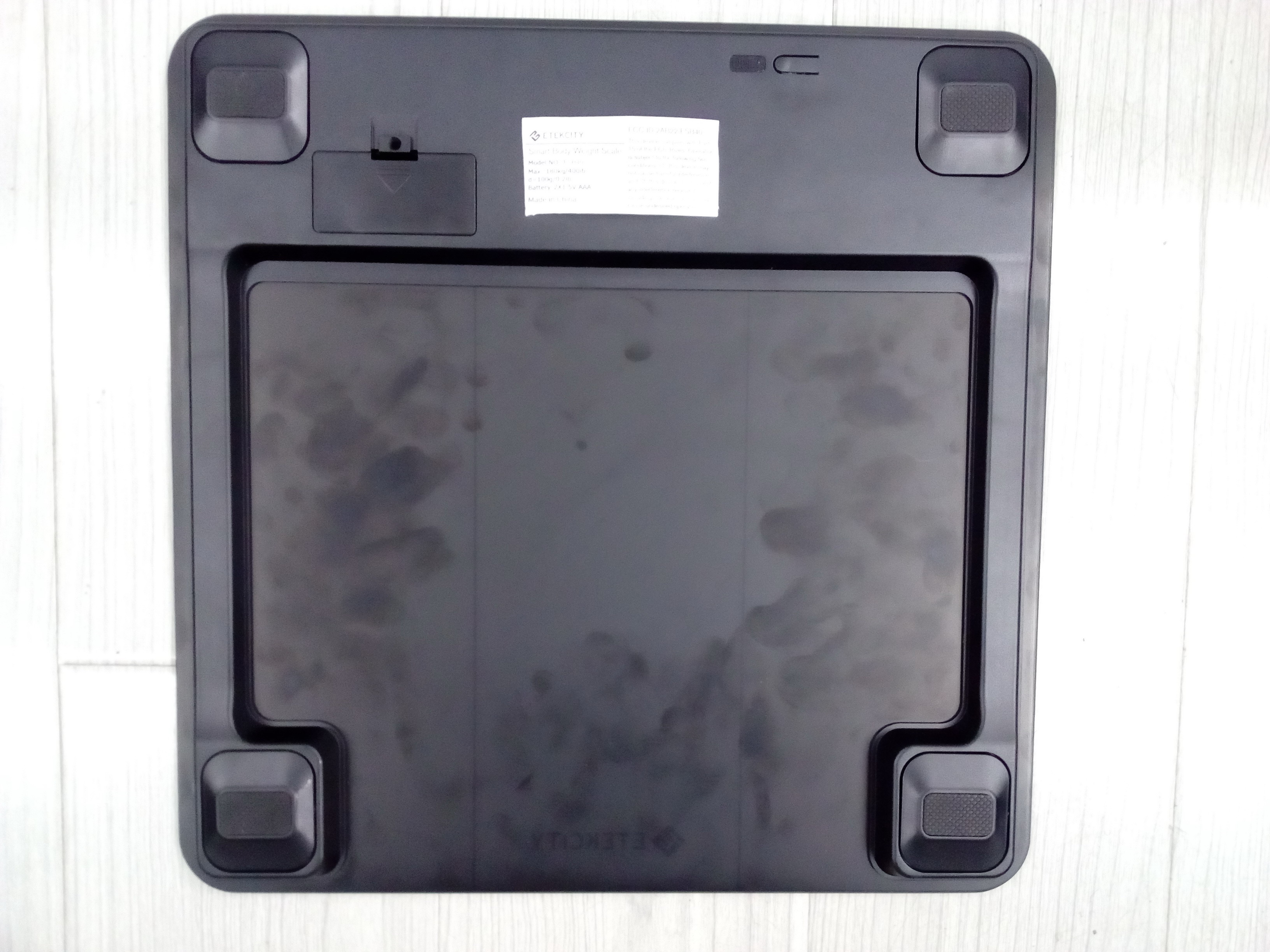 FCC ID 2AB22-ESB40 ID Label Location Info