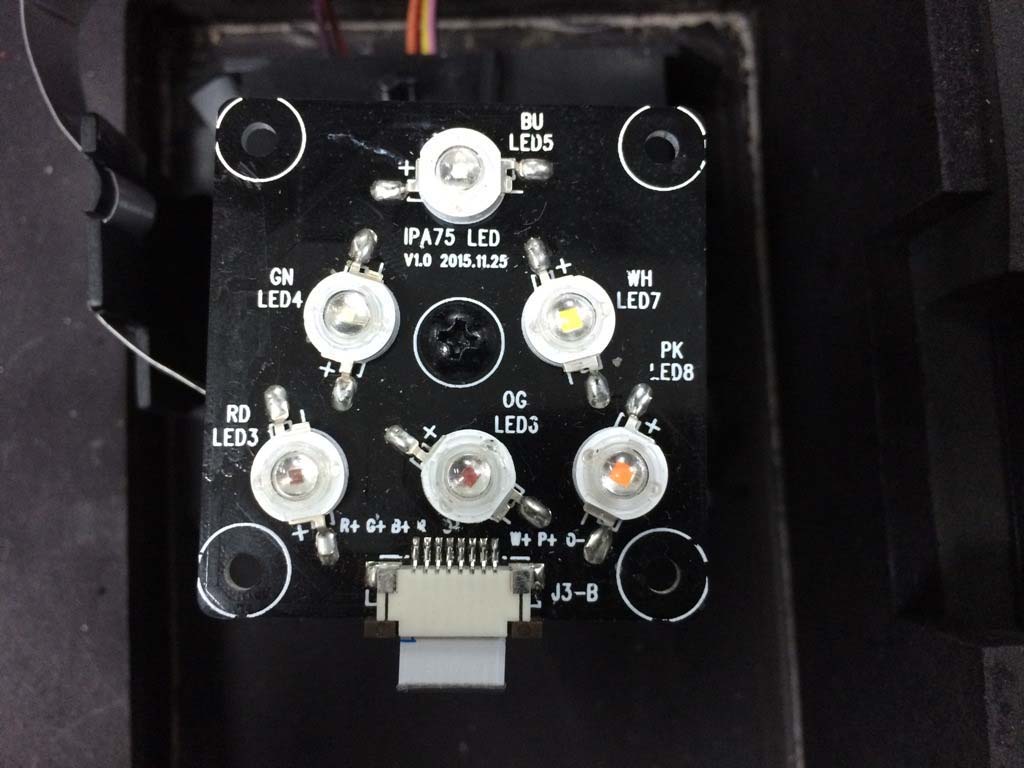 FCC ID 2AB3E-IPA75 Internal Photos