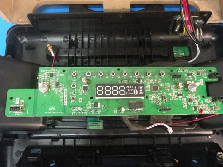 FCC ID 2AB3E-IPA76SF Internal Photos