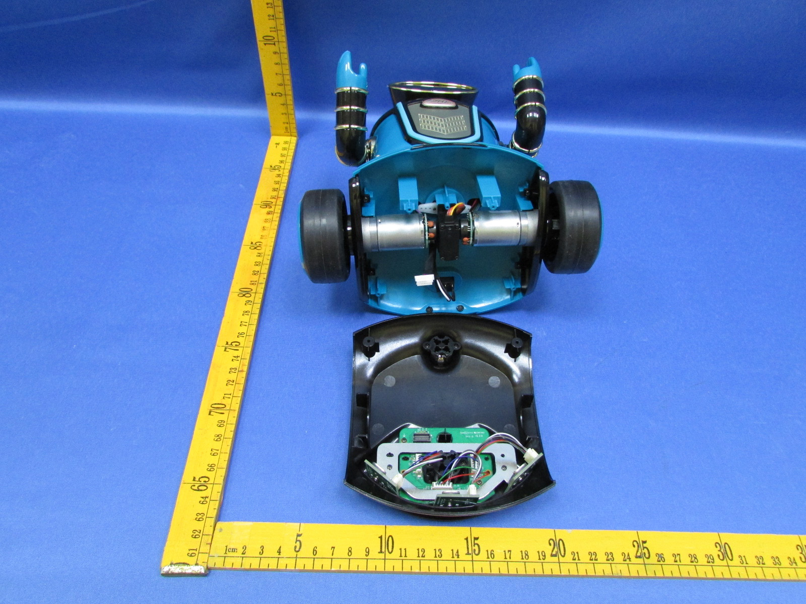 FCC ID 2AB9WW01 Internal Photos