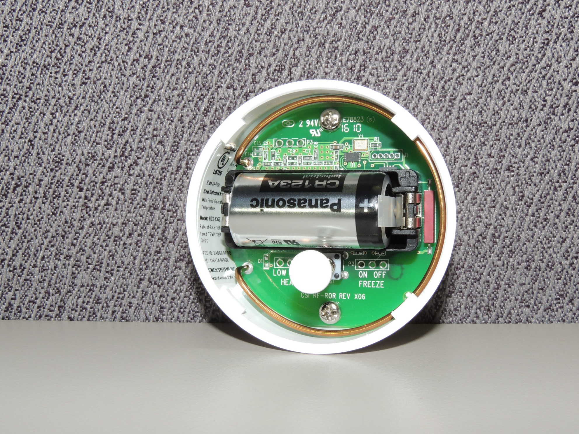FCC ID 2ABBZ-RF-ROR ID Label Location Info