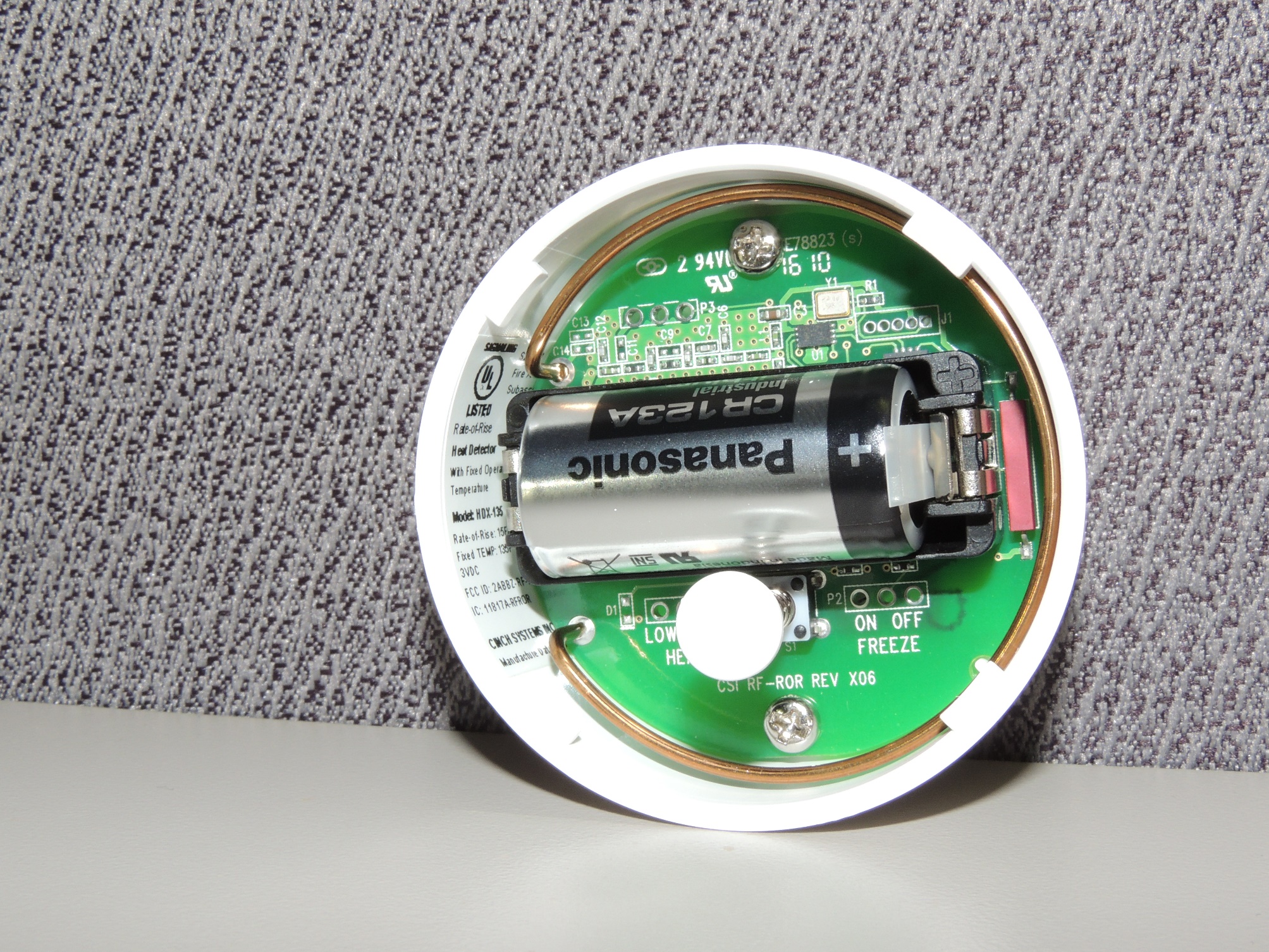 FCC ID 2ABBZ-RF-ROR ID Label Location Info