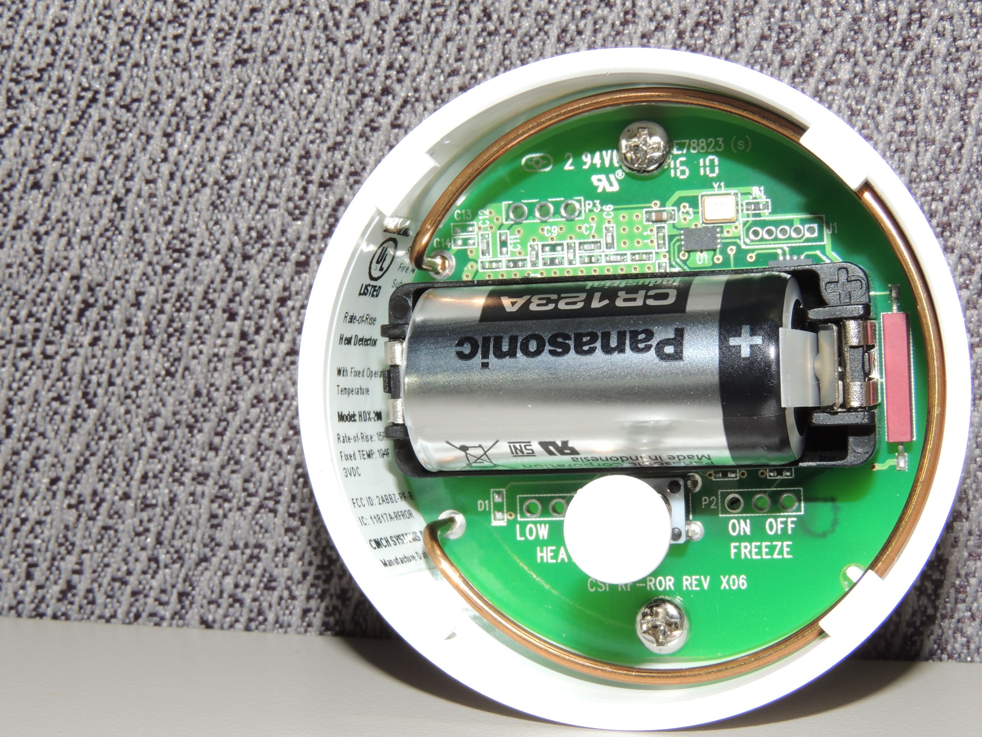 FCC ID 2ABBZ-RF-ROR ID Label Location Info