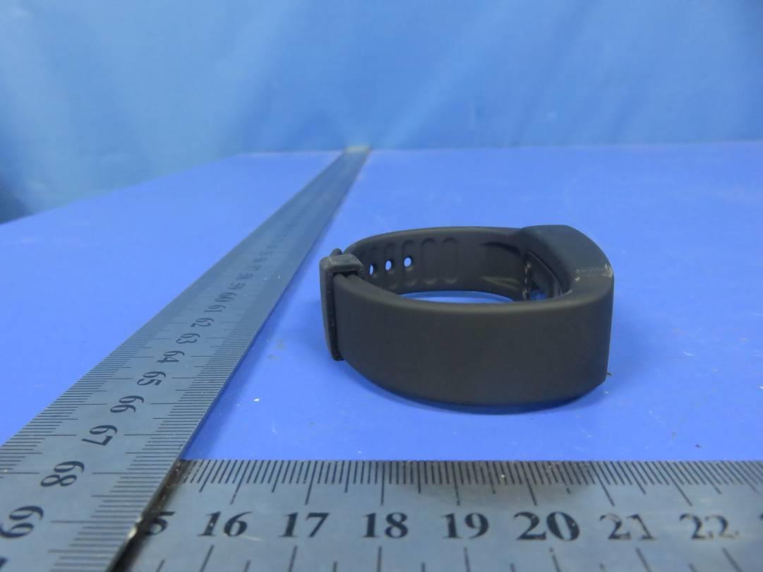 FCC ID 2ABOSSKYHEALTHBAND External Photos