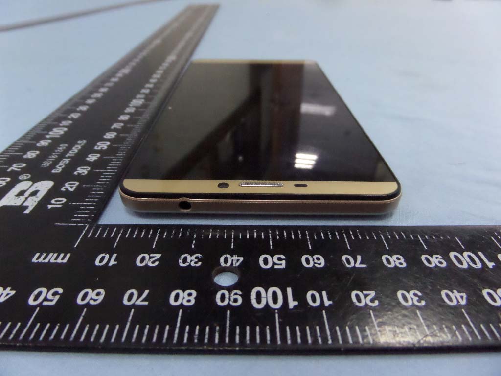 FCC ID 2ABOSSKYPLA60 External Photos