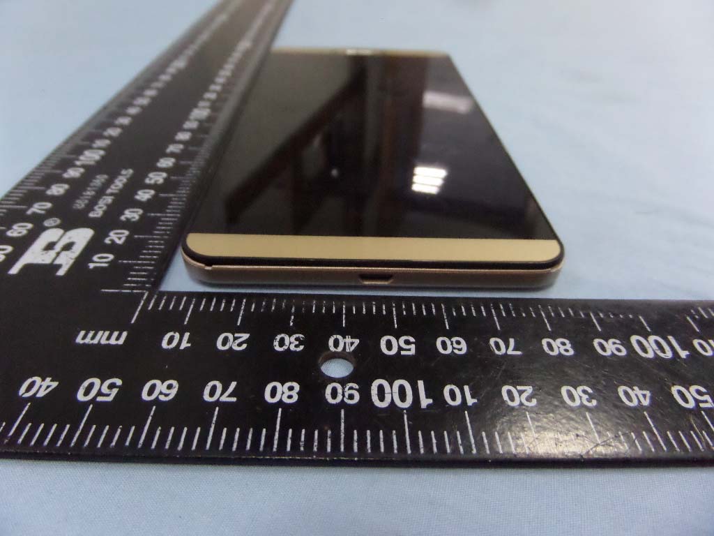 FCC ID 2ABOSSKYPLA60 External Photos
