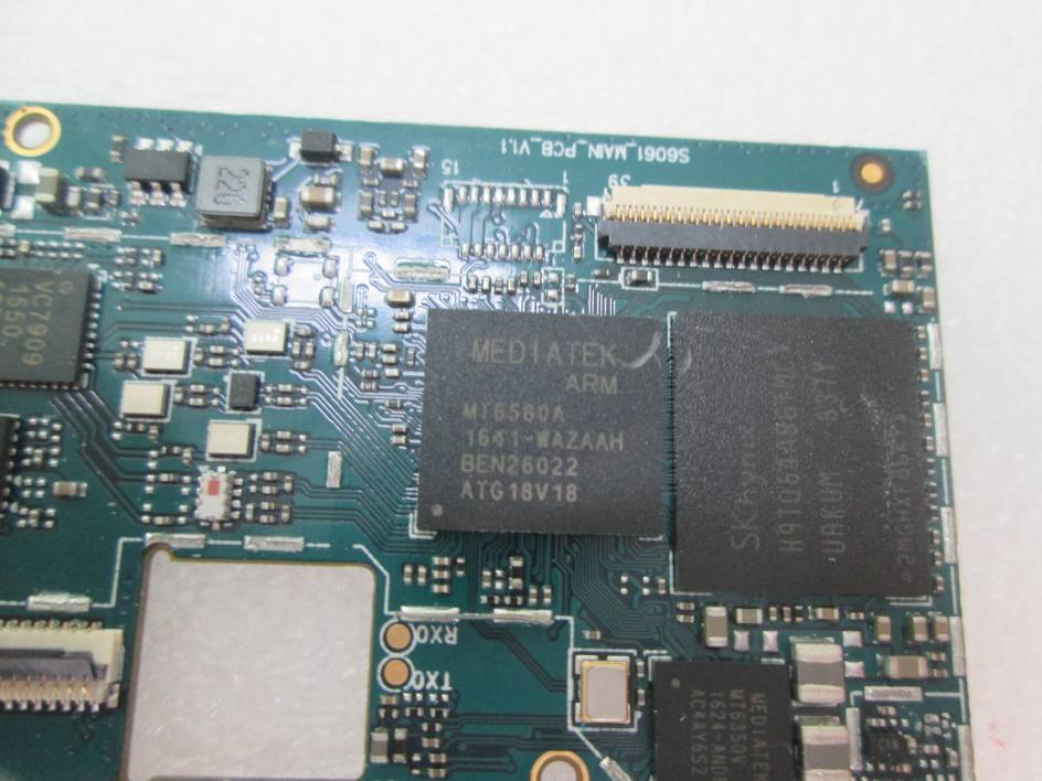 FCC ID 2ABOSSKYPLAT60PL Internal Photos