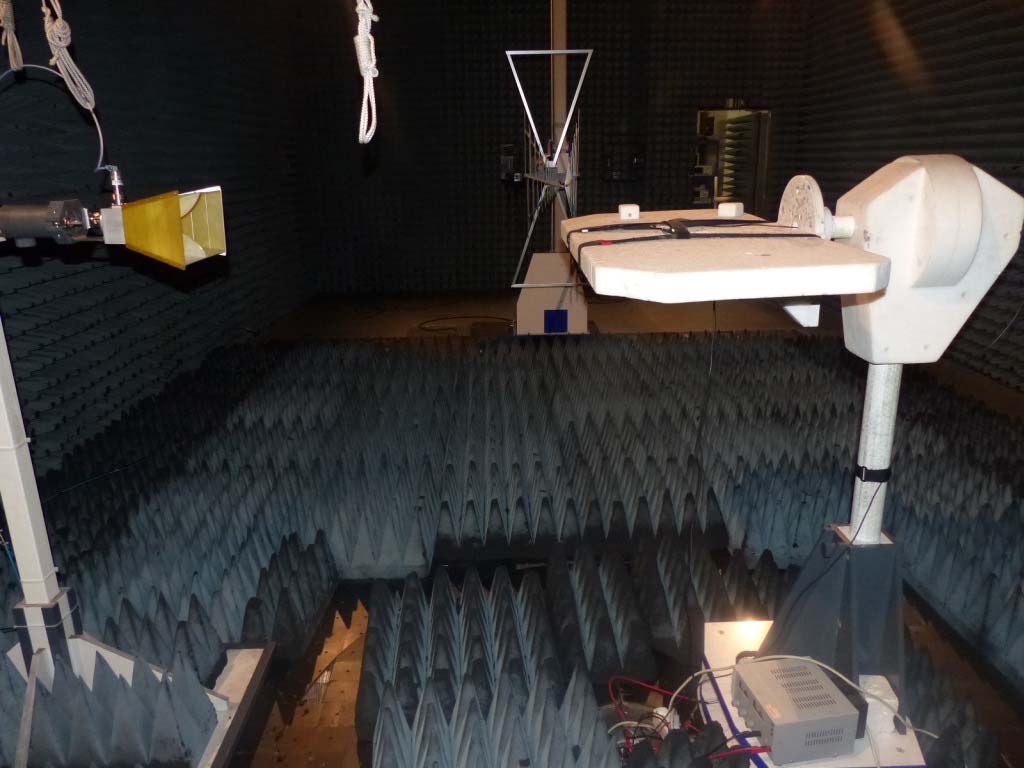 FCC ID 2ABQT-Q1049 Test Setup Photos