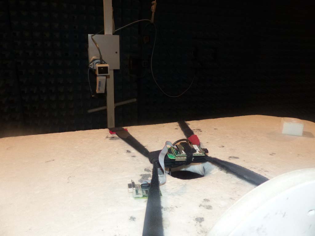 FCC ID 2ABQT-Q1049 Test Setup Photos