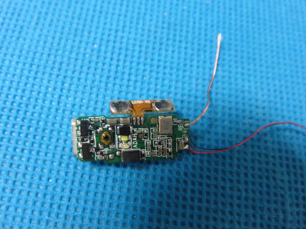 FCC ID 2ABV4STBT11 Internal Photos