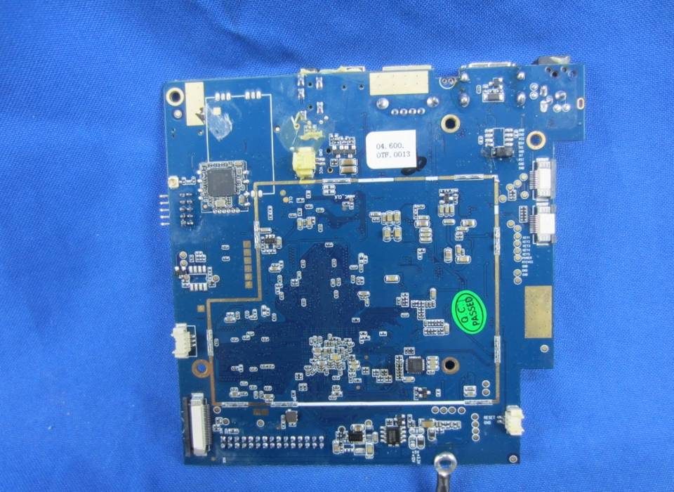 FCC ID 2AC8G-UIT4 Internal Photos