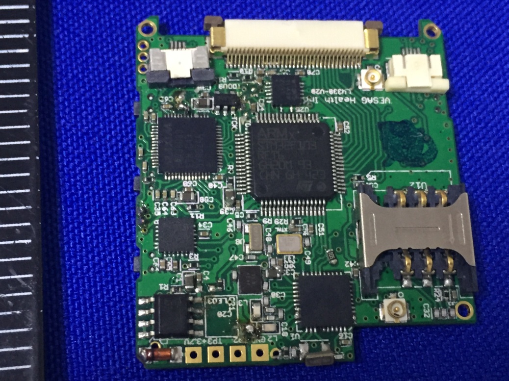 FCC ID 2ACCFADWAT102G Internal Photos