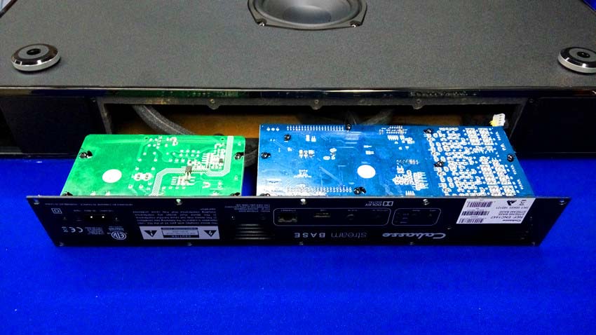 FCC ID 2ACK6STRMBASE Internal Photos