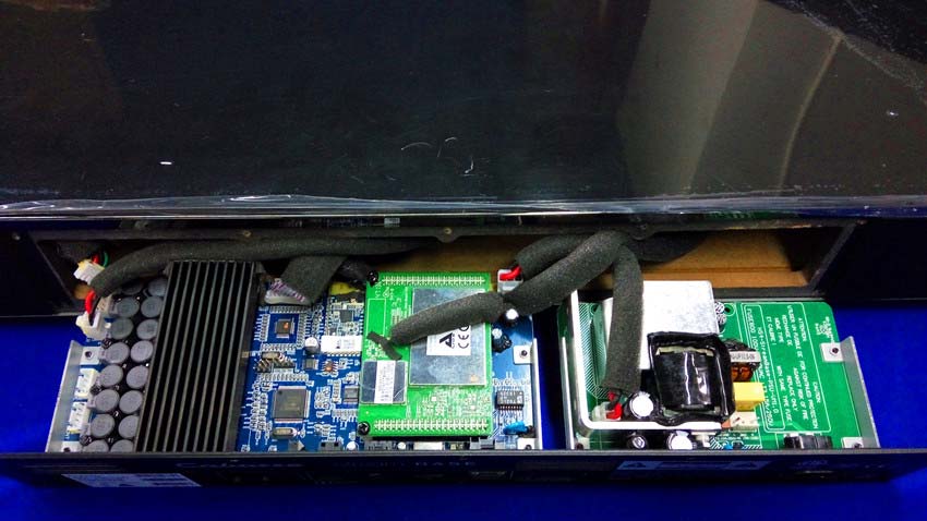 FCC ID 2ACK6STRMBASE Internal Photos