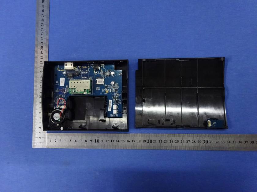 FCC ID 2ACMYAHS6R Internal Photos