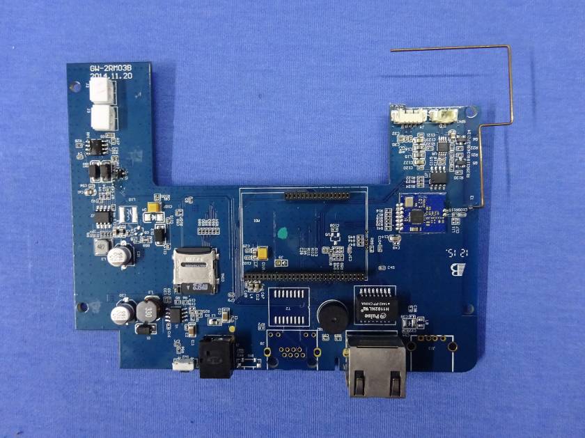 FCC ID 2ACMYAHS6R Internal Photos