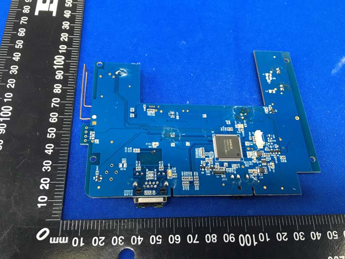 FCC ID 2ACMYAHS8R Internal Photos