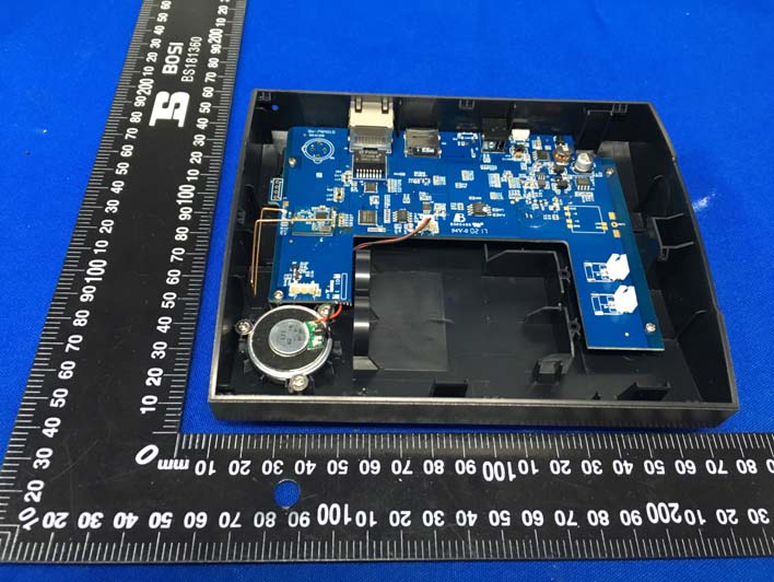 FCC ID 2ACMYAHS8R Internal Photos