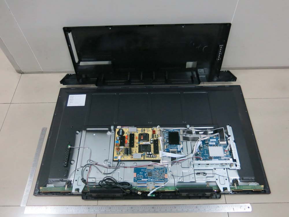 FCC ID 2ACWIE4SFC5017 Internal Photos