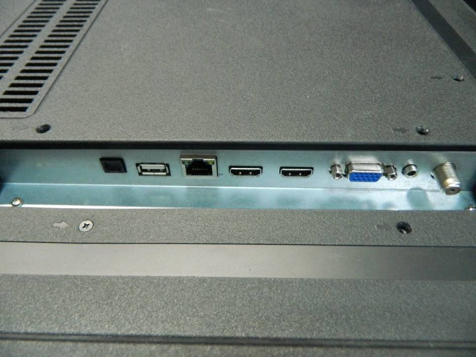 FCC ID 2ACWISE65UPC4T External Photos