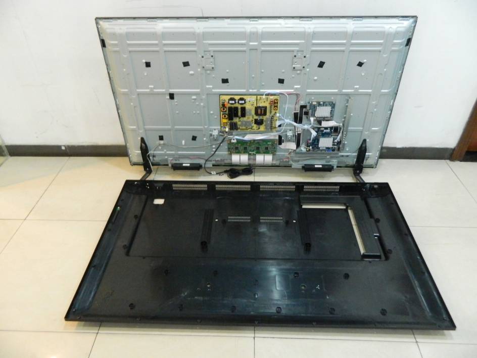 FCC ID 2ACWISE65UPC4T Internal Photos