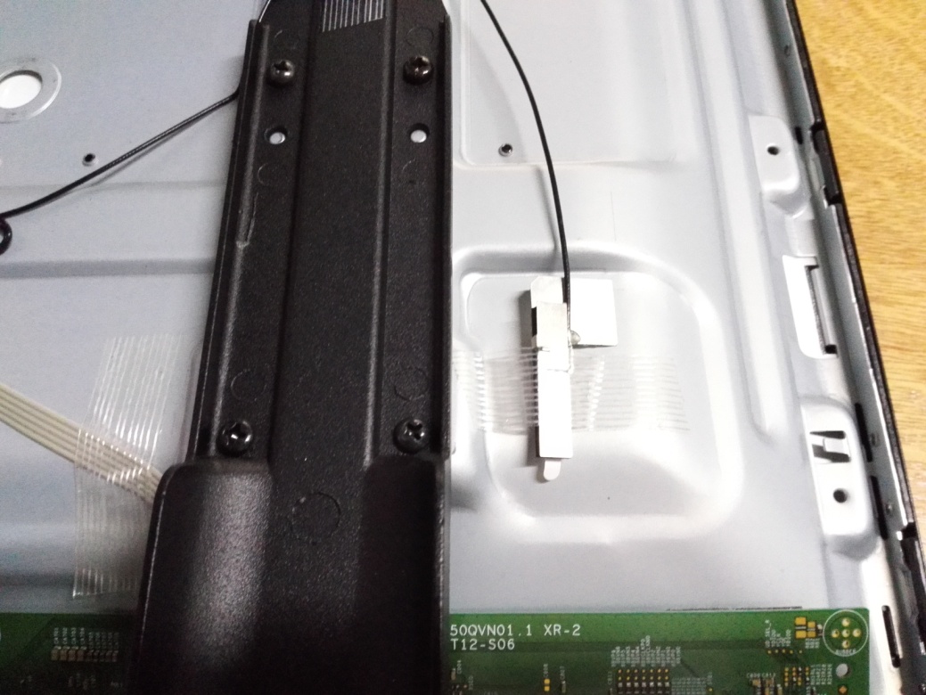 FCC ID 2ACWISE65UPC4T Internal Photos