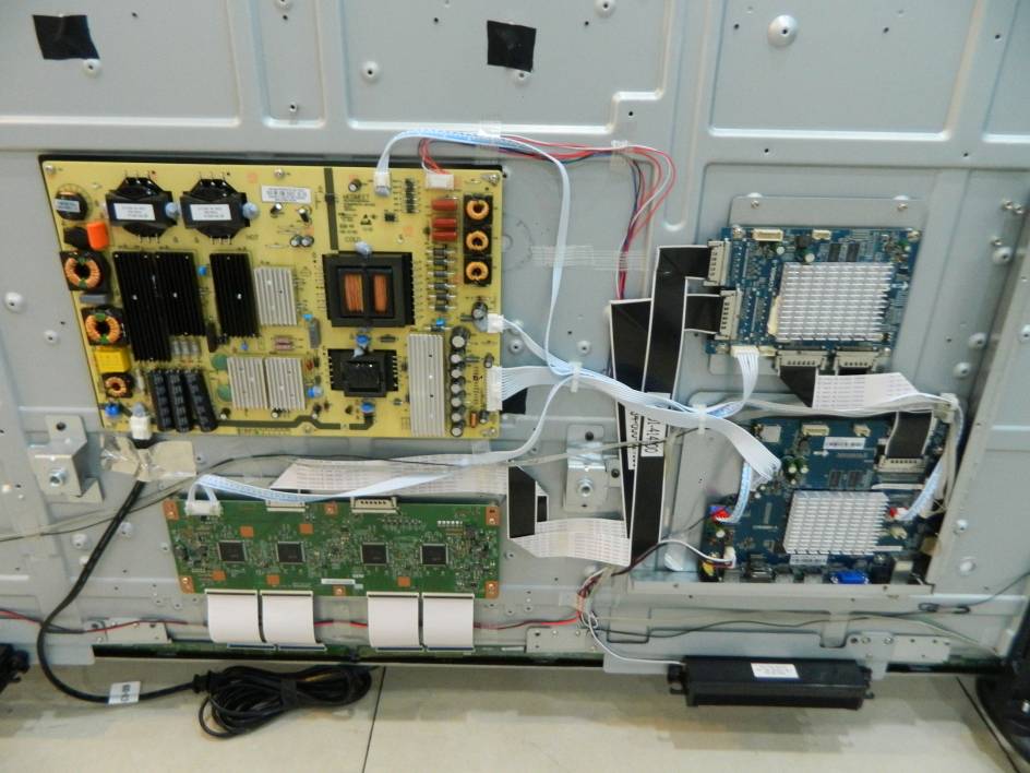 FCC ID 2ACWISE65UPC4T Internal Photos