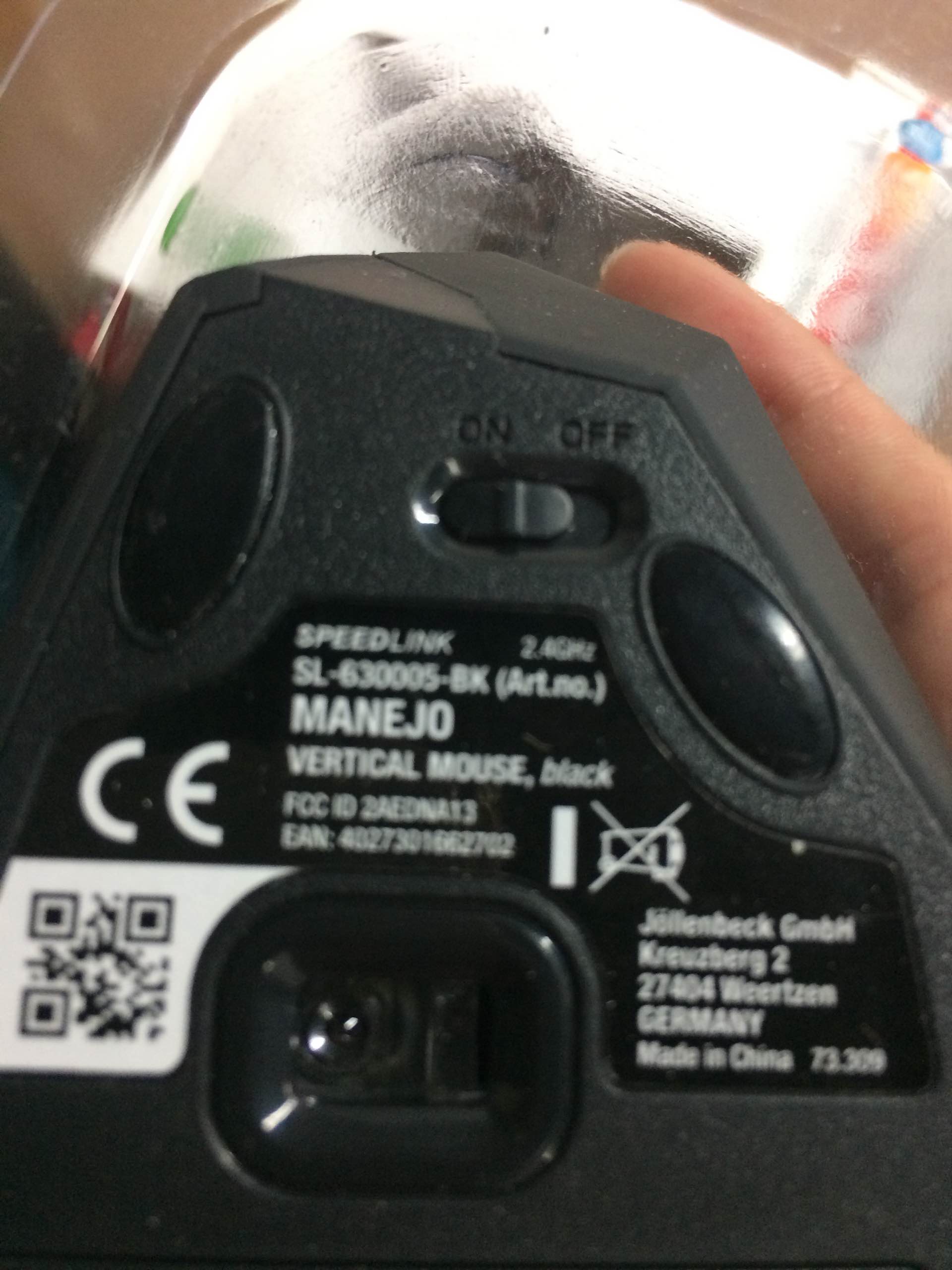 FCC ID 2AEDNA13 ID Label Location Info