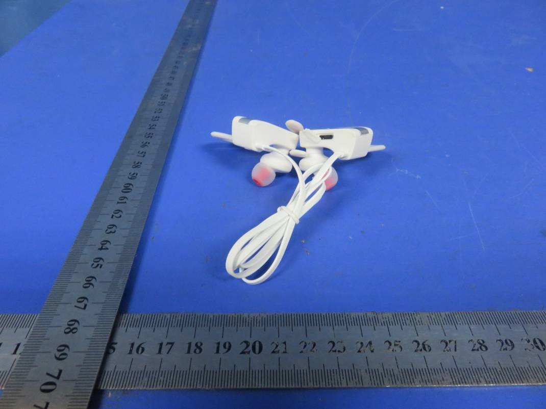FCC ID 2AF2GLEB55 External Photos