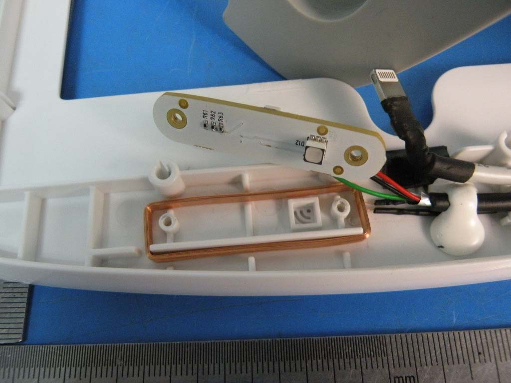 FCC ID 2AF3PLUNA Internal Photos