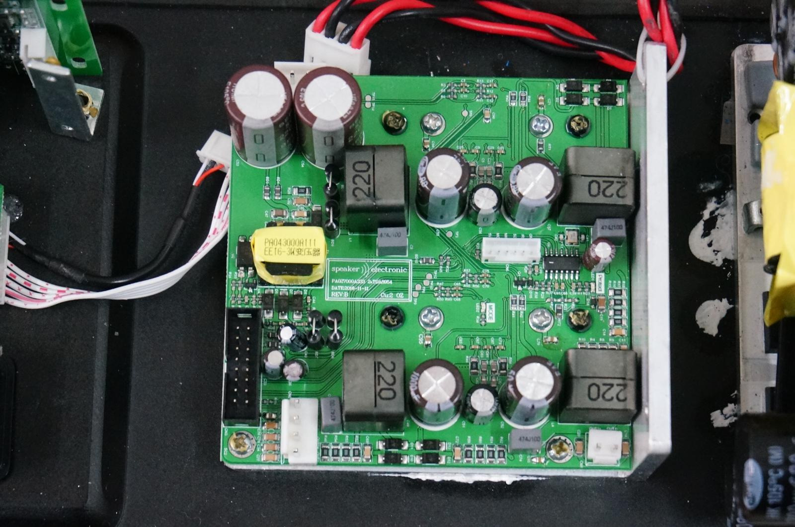 FCC ID 2AFF62G11IUAM Internal Photos
