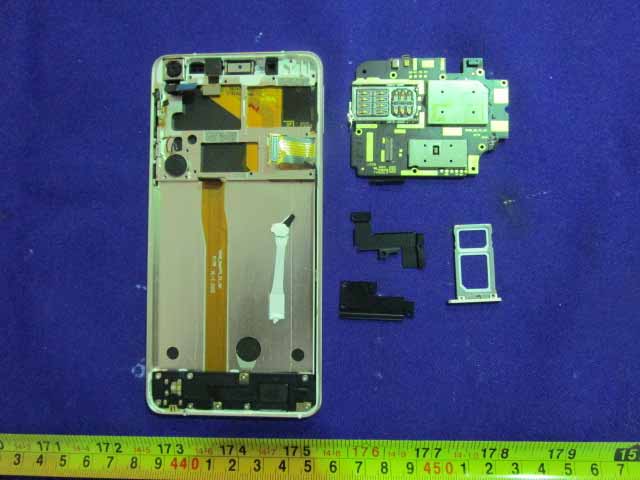 FCC ID 2AFFBSPACEPHONE5GS Internal Photos