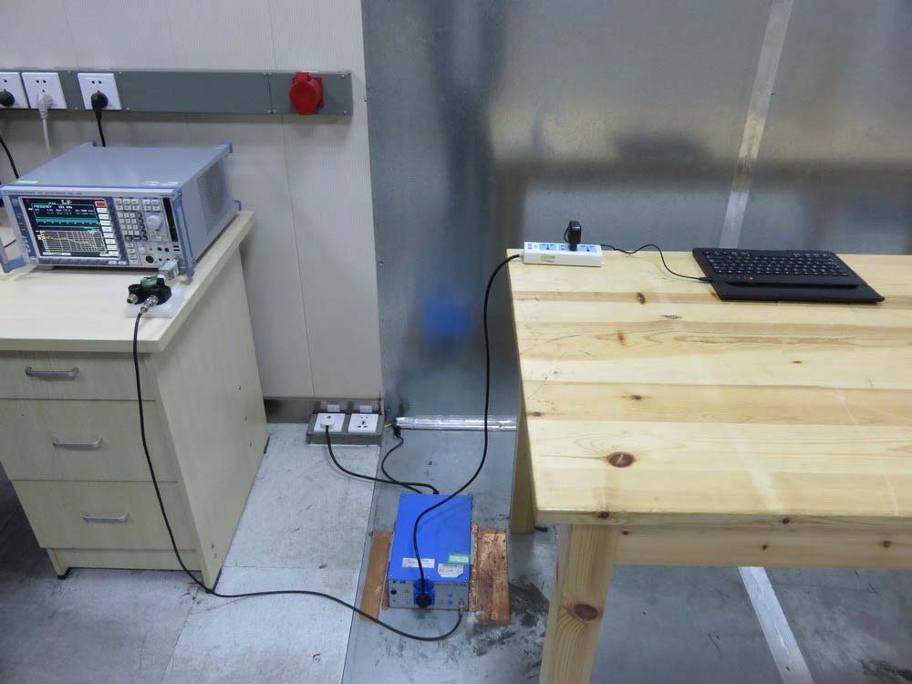 FCC ID 2AFKNKIPM4W Test Setup Photos