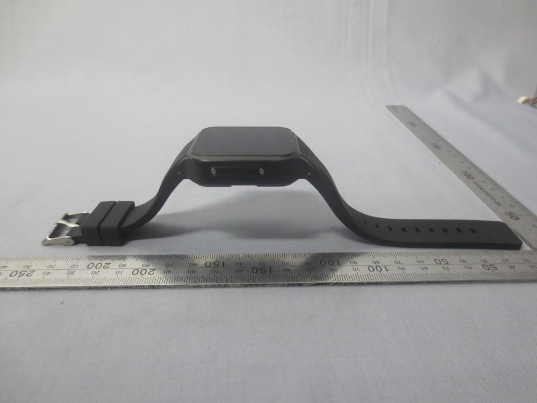 FCC ID 2AFNWWA8 External Photos