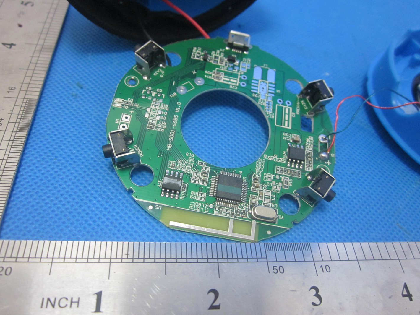 FCC ID 2AFVPQKS2 Internal Photos