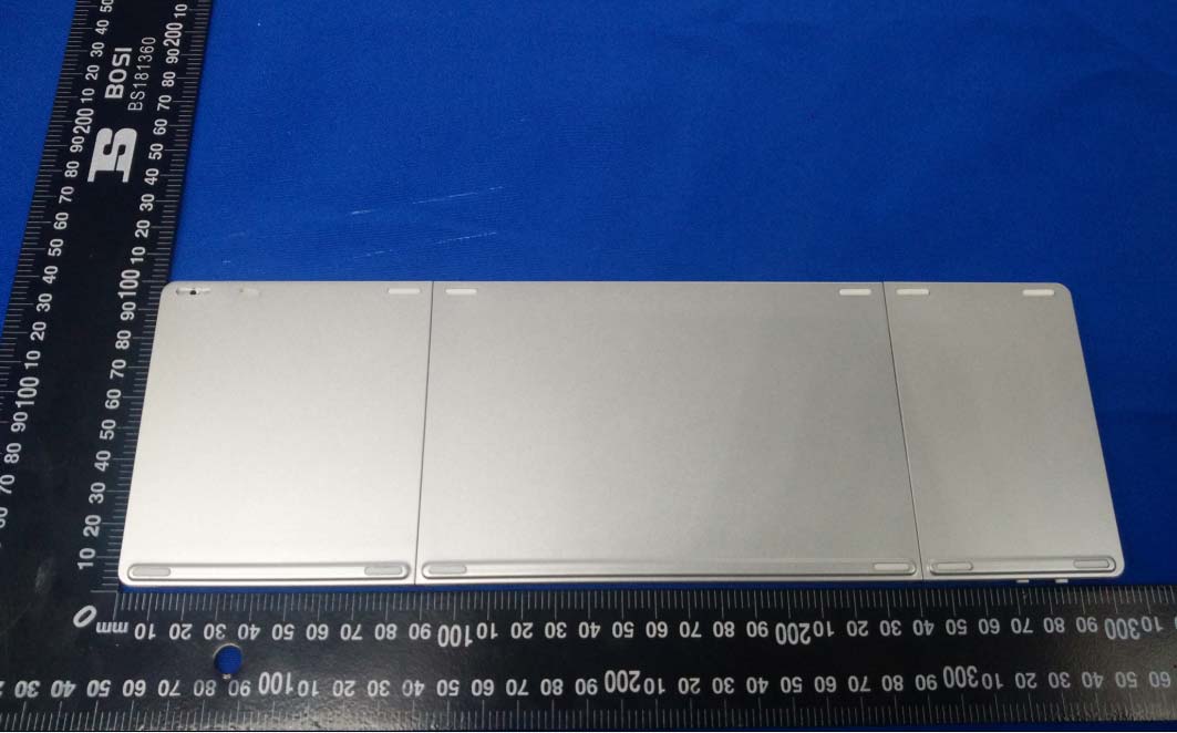 FCC ID 2AFW2-B033 ID Label Location Info