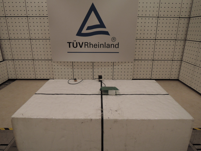 FCC ID 2AFY2UTRT Test Setup Photos