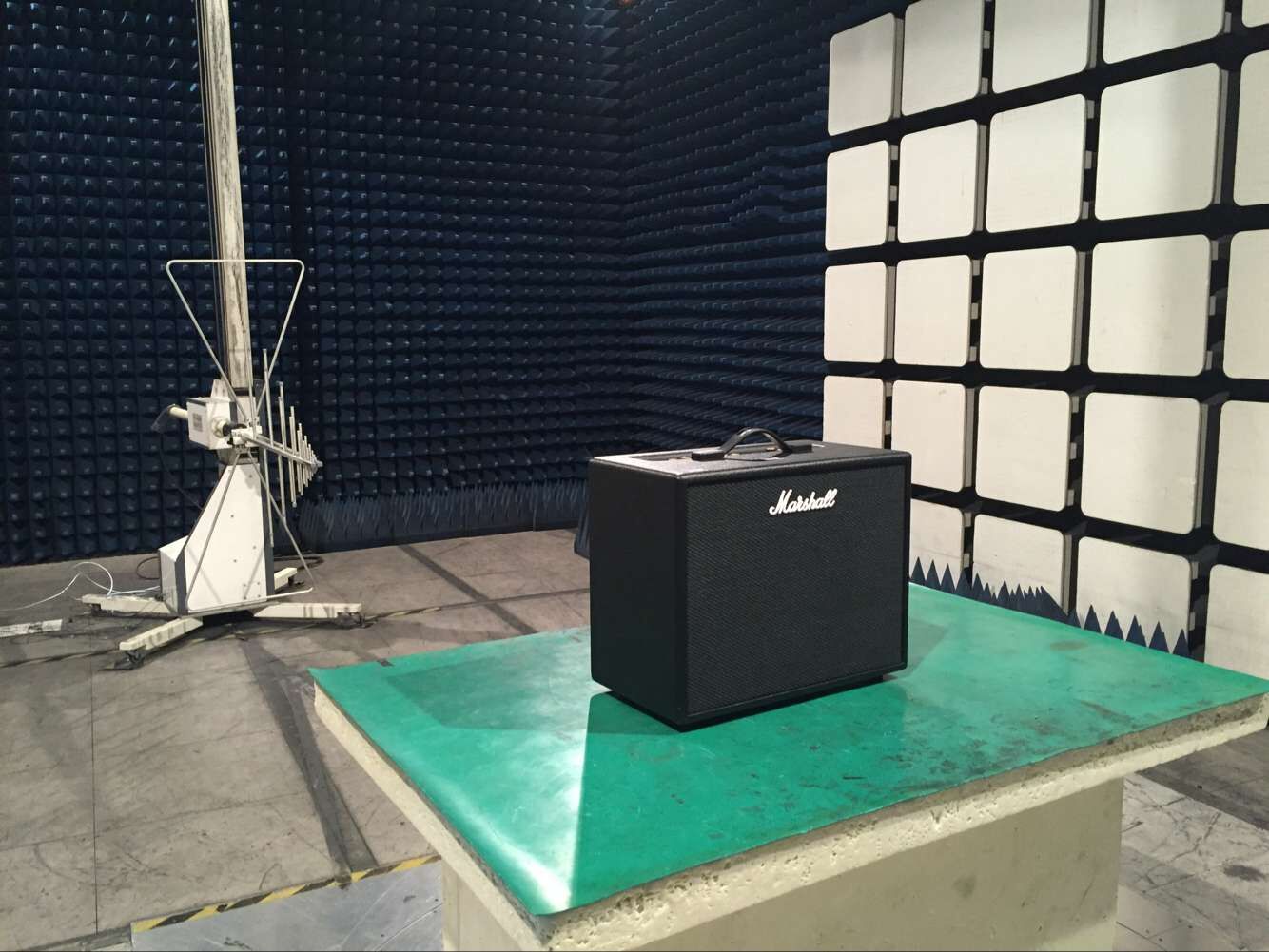 FCC ID 2AFZJ-CODE Test Setup Photos