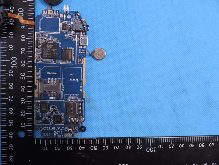 FCC ID 2AGAK-F2U Internal Photos