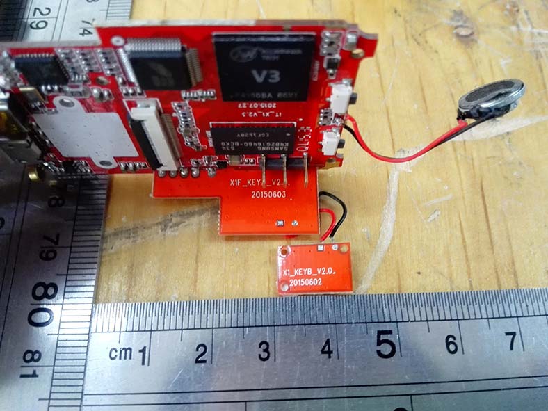 FCC ID 2AGUA-EXPLORER Internal Photos