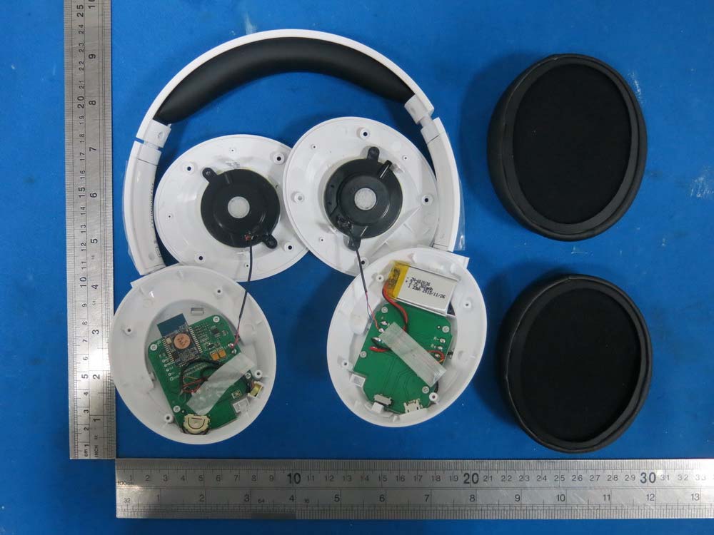 FCC ID 2AHGI-306B Internal Photos