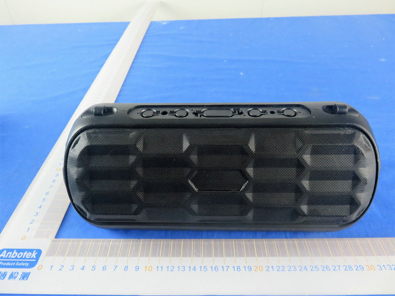 FCC ID 2AHXM-SOUNDBOX External Photos
