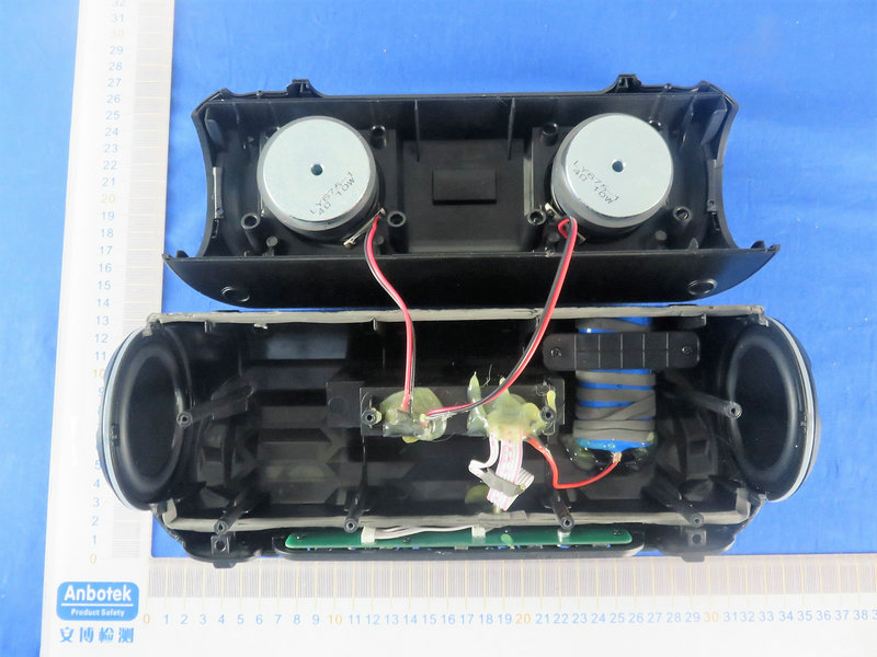 FCC ID 2AHXM-SOUNDBOX Internal Photos
