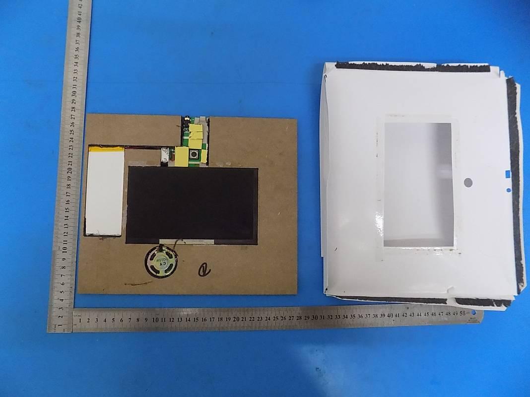 FCC ID 2AI3Z-C7028 Internal Photos