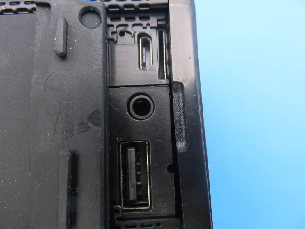 FCC ID 2AI4PBT111 External Photos