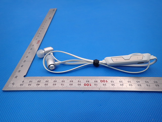 FCC ID 2AI4ZS6 External Photos