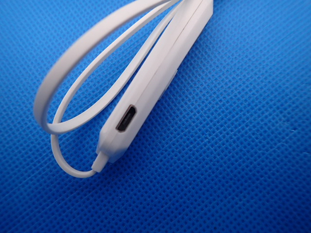 FCC ID 2AI4ZS6 External Photos