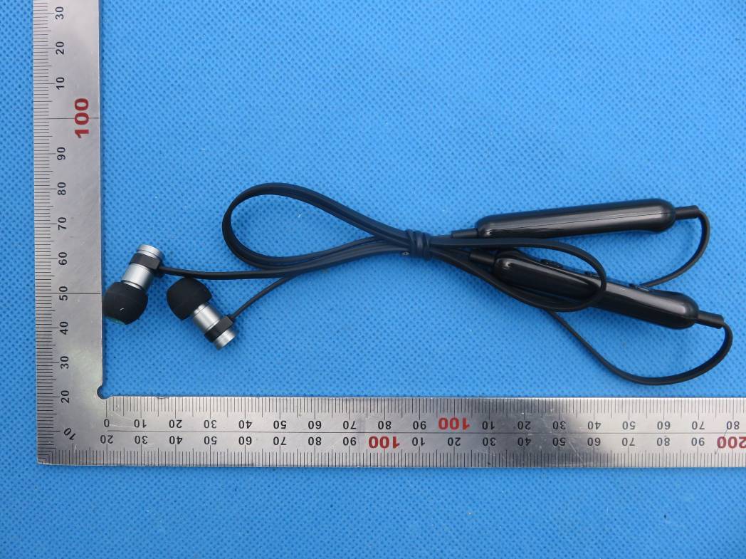 FCC ID 2AI4ZS8 External Photos