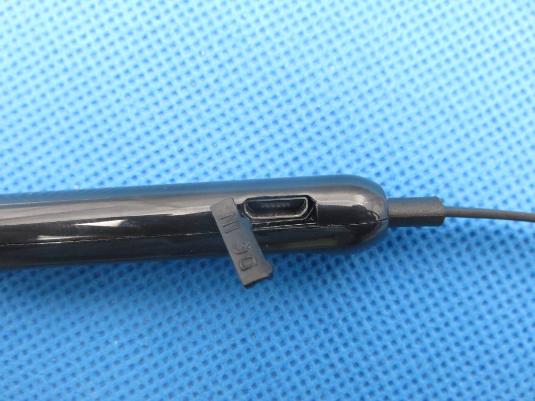 FCC ID 2AI4ZS8 External Photos