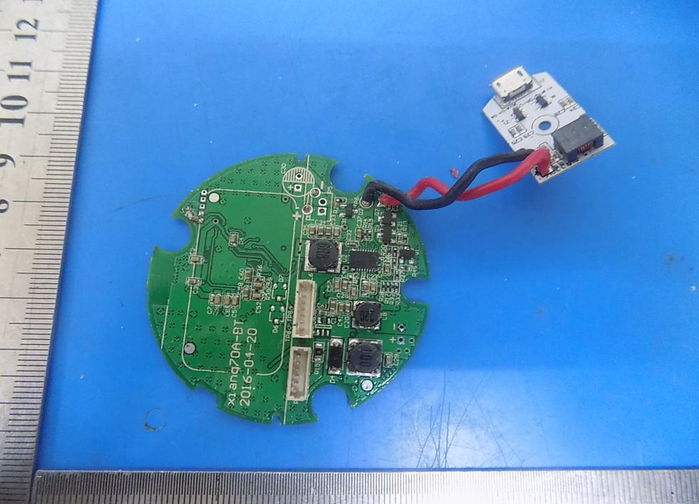 FCC ID 2AI5DDAIRAD70A Internal Photos